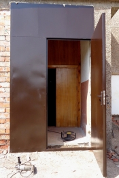 Дверь двухстворчатая с глухой створкой для ДК в д. Лесная